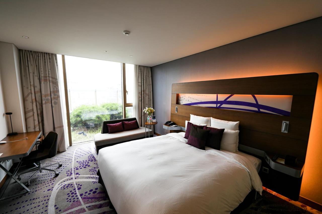 Novotel Ambassador Сувон Екстериор снимка