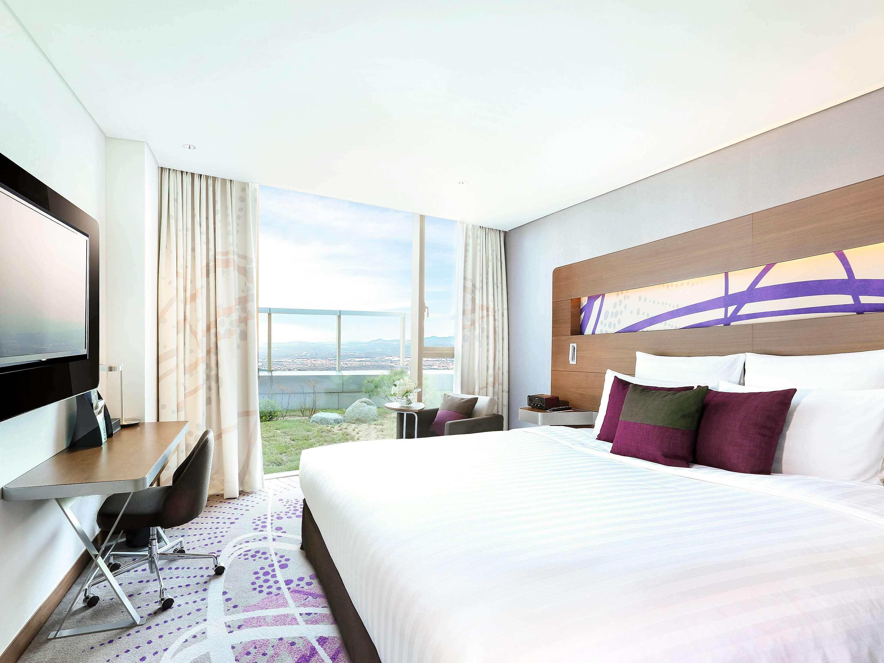 Novotel Ambassador Сувон Екстериор снимка