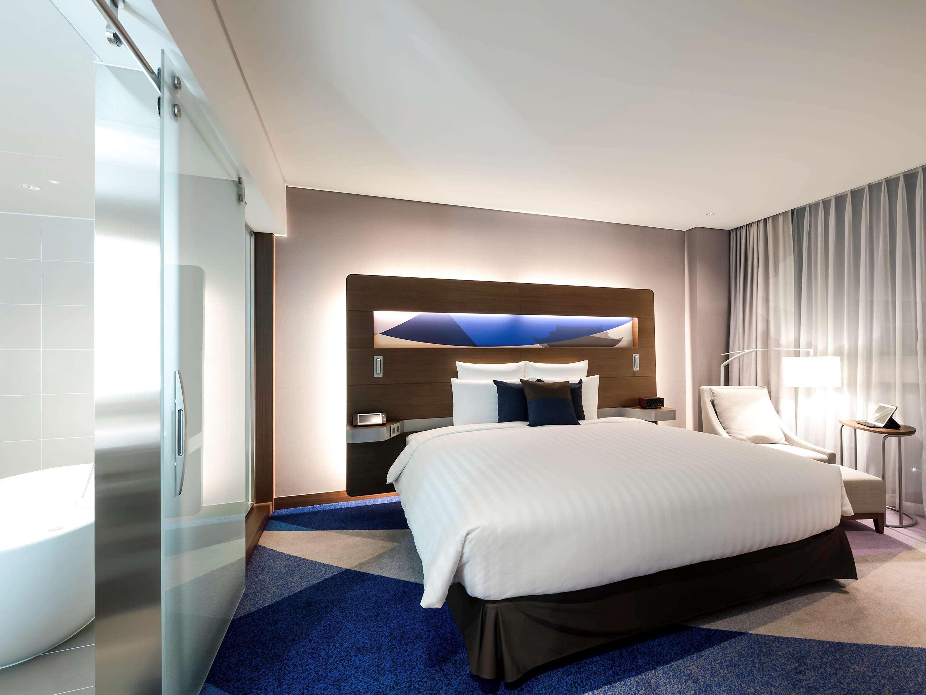 Novotel Ambassador Сувон Екстериор снимка