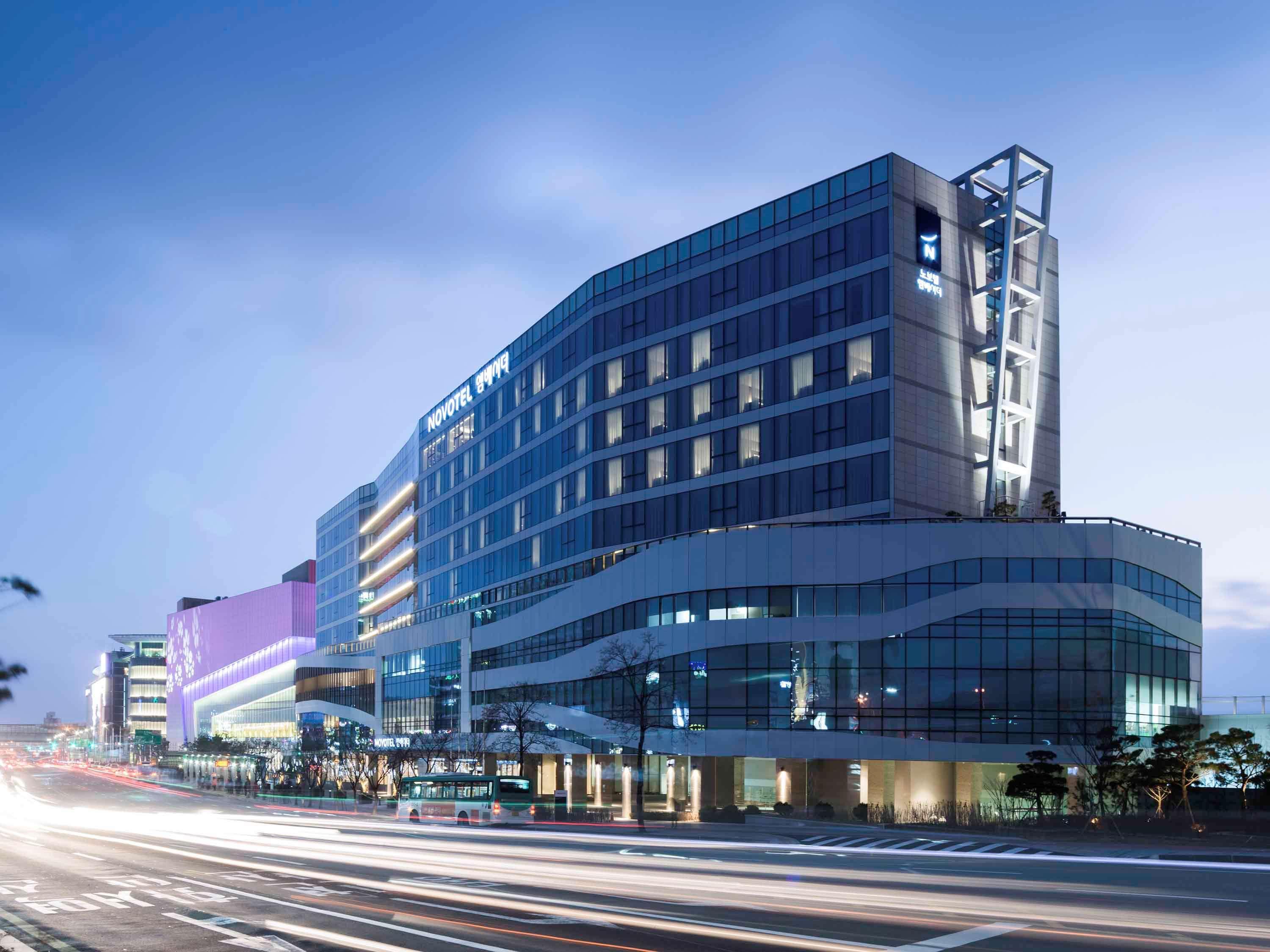 Novotel Ambassador Сувон Екстериор снимка