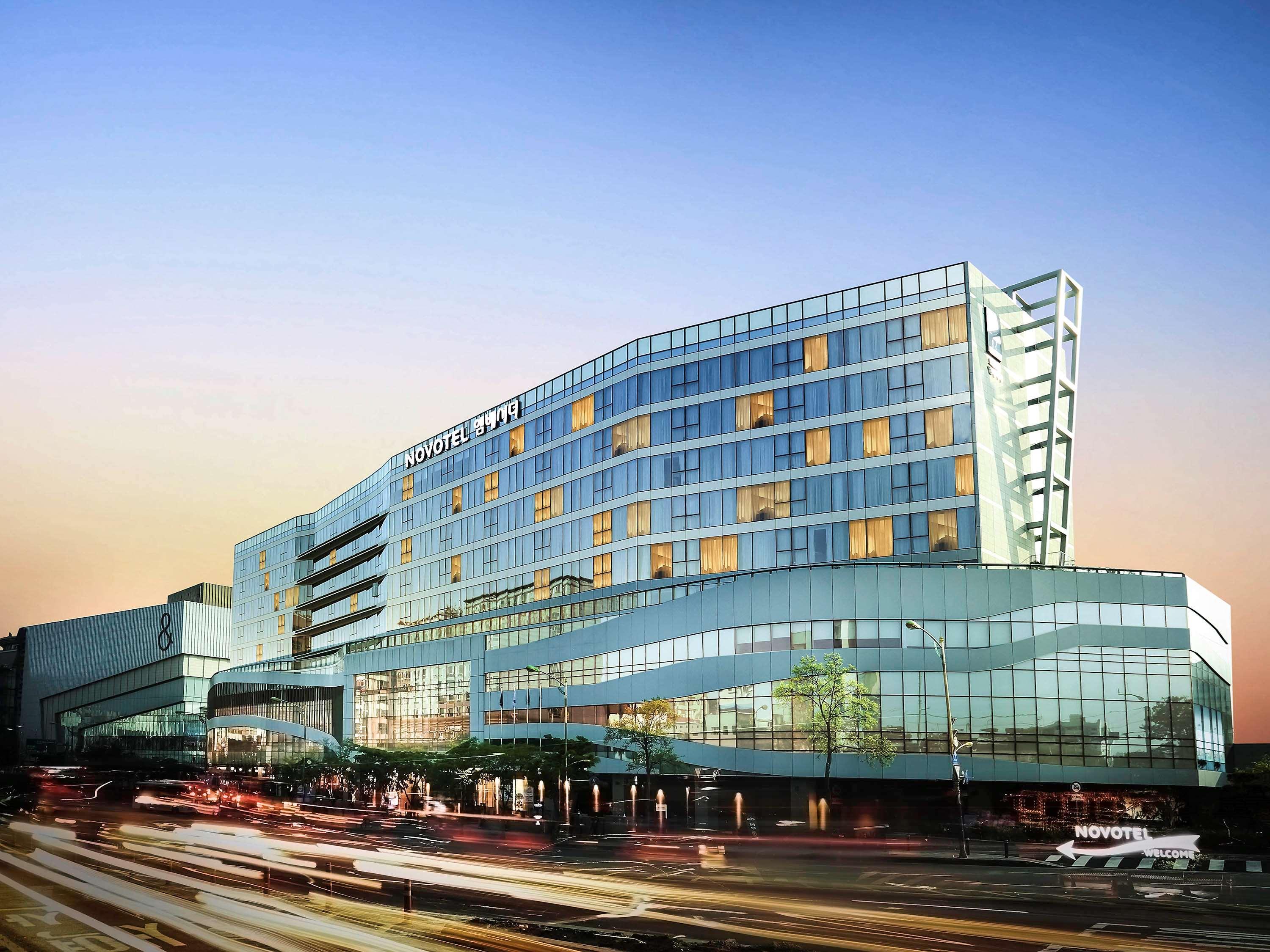Novotel Ambassador Сувон Екстериор снимка