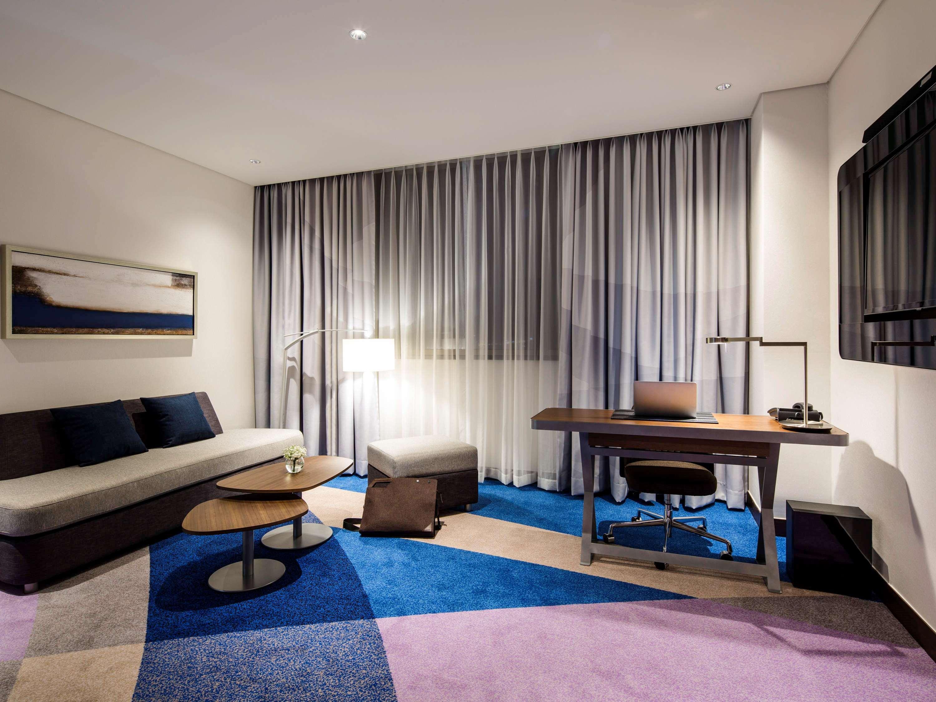 Novotel Ambassador Сувон Екстериор снимка